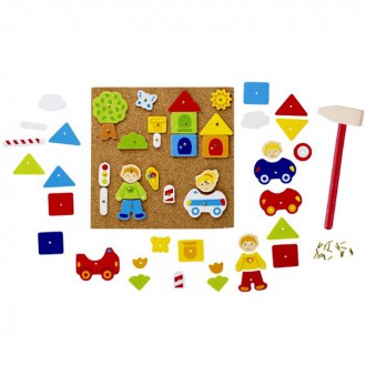 Dřevěné hračky - Hra s kladívkem - Deska s přibíjecími tvary, Město (Goki)