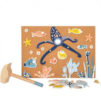 Dřevěné hračky - Hra s kladívkem - Deska s přibíjecími tvary, Mořský život (Small foot)