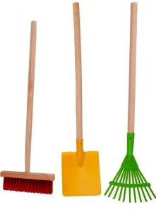 Zahradní nářadí - Sada (koště, hrábě, rýč) (Woody)