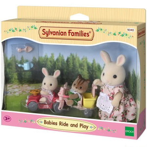 Sylvanian Families - Set, Maminka bílý králík s hrajícími si mláďátky