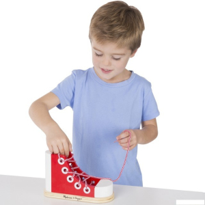Šněrování - Dřevěná bota a zavazování tkaničky (M&D)