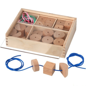 Navlékání tvarů - Navlékací korálky LUSTIGT (Ikea)