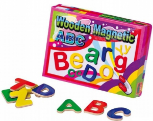 Magnetky - Dřevěná magnetická písmena, 52ks (Small foot)