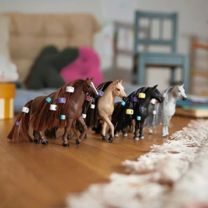 Schleich - Kůň s česací hřívou, Andaluská klisna