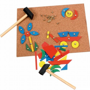 Hra s kladívkem - Deska s přibíjecími tvary (Woody)