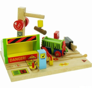 Vláčkodráha budovy - Pila s výklopnou na dřevo (Bigjigs)