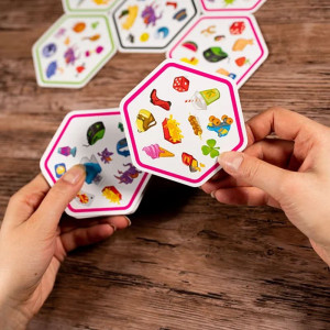 Společenská hra - Dobble Connect