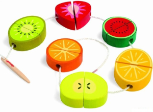 Navlékání tvarů - Ovoce půlené (Janod)