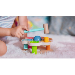 Zatloukačka - Dřevěná s koulí a kolíky Květina (Goki)