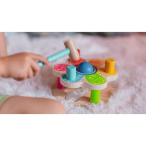 Zatloukačka - Dřevěná s koulí a kolíky Květina (Goki)