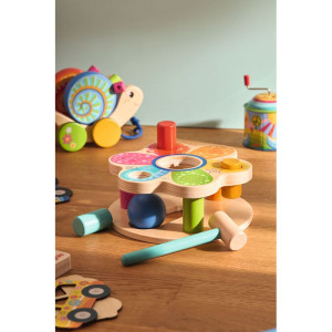 Zatloukačka - Dřevěná s koulí a kolíky Květina (Goki)