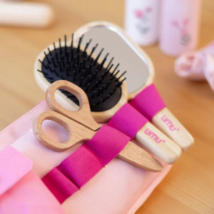 Hrací sada tématická - Kadeřnická Little Woman dřevěná (UMU)