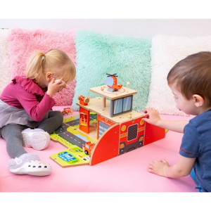 Hasičská stanice - Dřevěná Hasiči 2v1 (2Kids Toys)