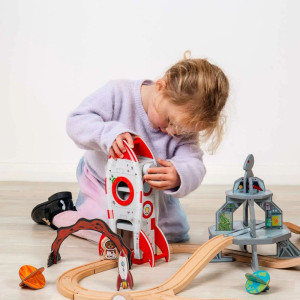 Vláčkodráha budova - Vesmírná raketa s výtahem (Bigjigs)
