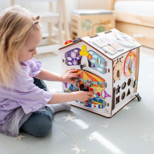 Motorická hračka - Activity board domeček bílý (2Kids Toys)