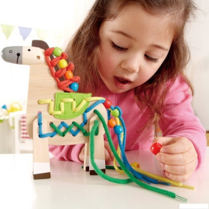 Šití - Kreativní hračka, Šněrovací dřevěný koník (Hape)