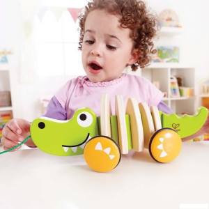 Tahací hračka - Krokodýl s kmitajícím ocasem (Hape)